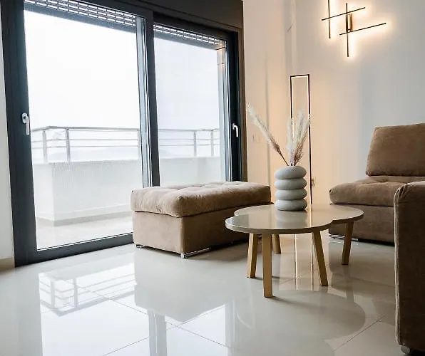 Salandore Blue * Finikounta